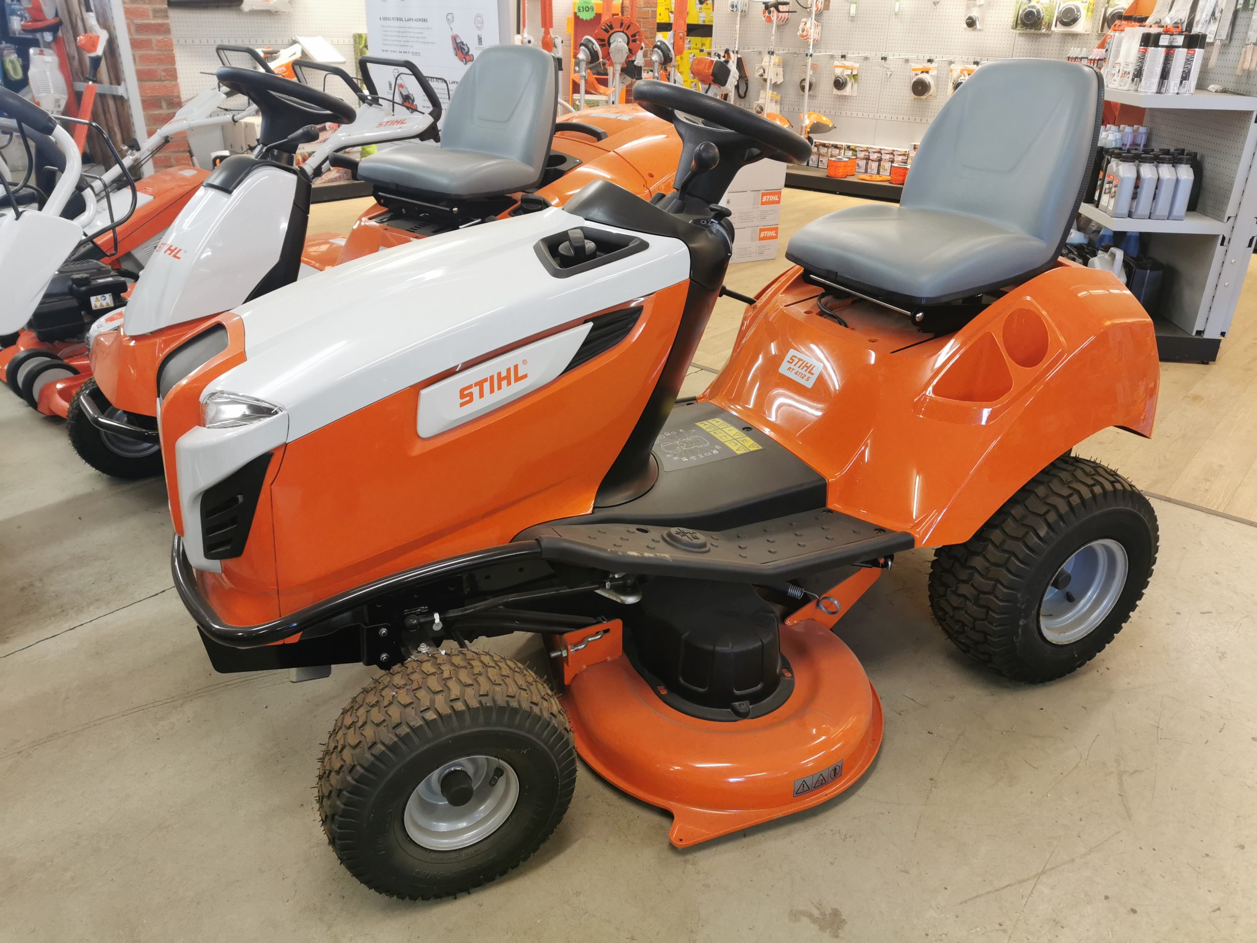 Import Ride On Mower Ride-on Lawn Mowers – Cherrys Country Hardware